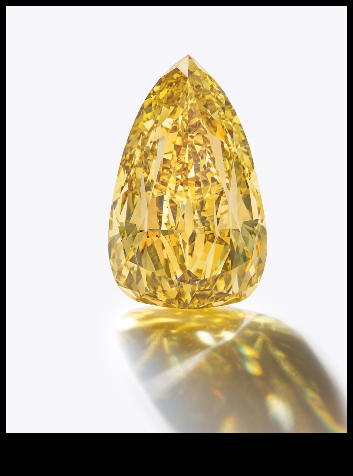 Flawless Beauty Diamonds that Define OpulenceΜια οπτική πανδαισία με τα πιο εκλεκτά διαμάντια στον κόσμο, από κλασικές πασιέντζες μέχρι statement κομμάτια. 2 Άψογη ομορφιά: Διαμάντια που ορίζουν την πολυτέλεια