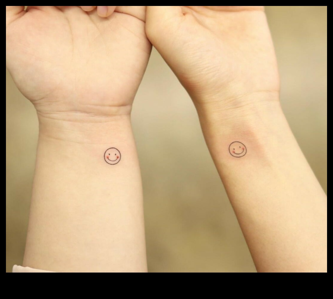 Tiny Tokens Ένας μινιμαλιστικός οδηγός τατουάζ για την αυτοέκφραση 4 Tiny Tokens: Εκφραστείτε με μινιμαλιστική κομψότητα τατουάζ