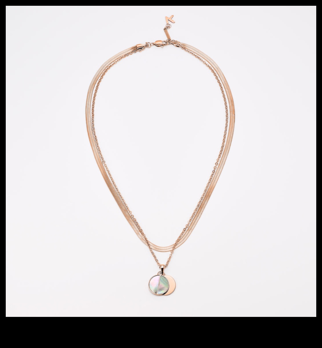 Εκθαμβωτική δυαδικότητα Εξερευνήστε τη μαγεία διπλού τόνου της συλλογής κολιέ μας 4 Εκθαμβωτική δυαδικότητα: Εξερευνήστε τη μαγεία διπλού τόνου της συλλογής κολιέ μας