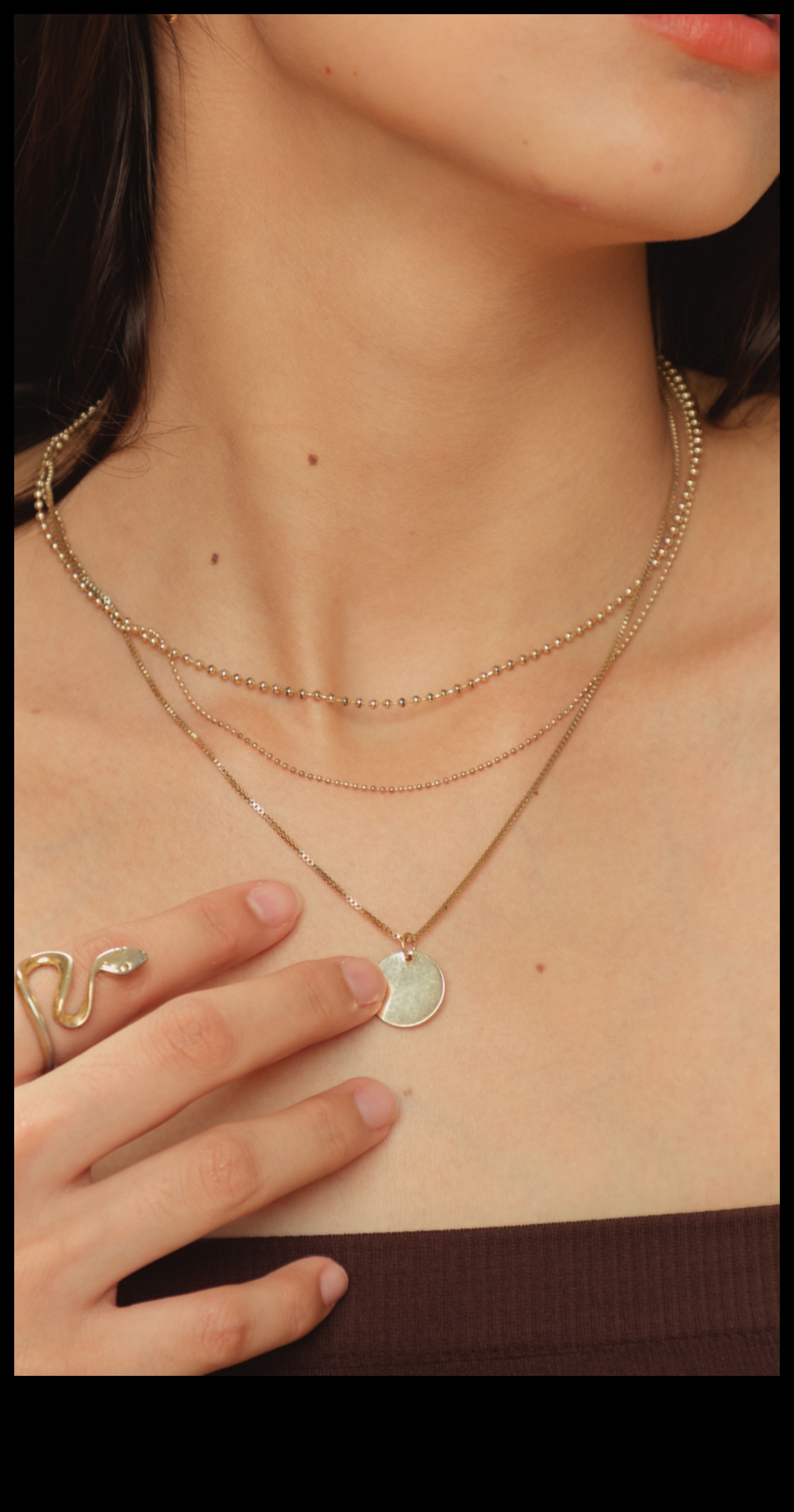 Sophisticated Simplicity: Minimalist Jewelry Statements