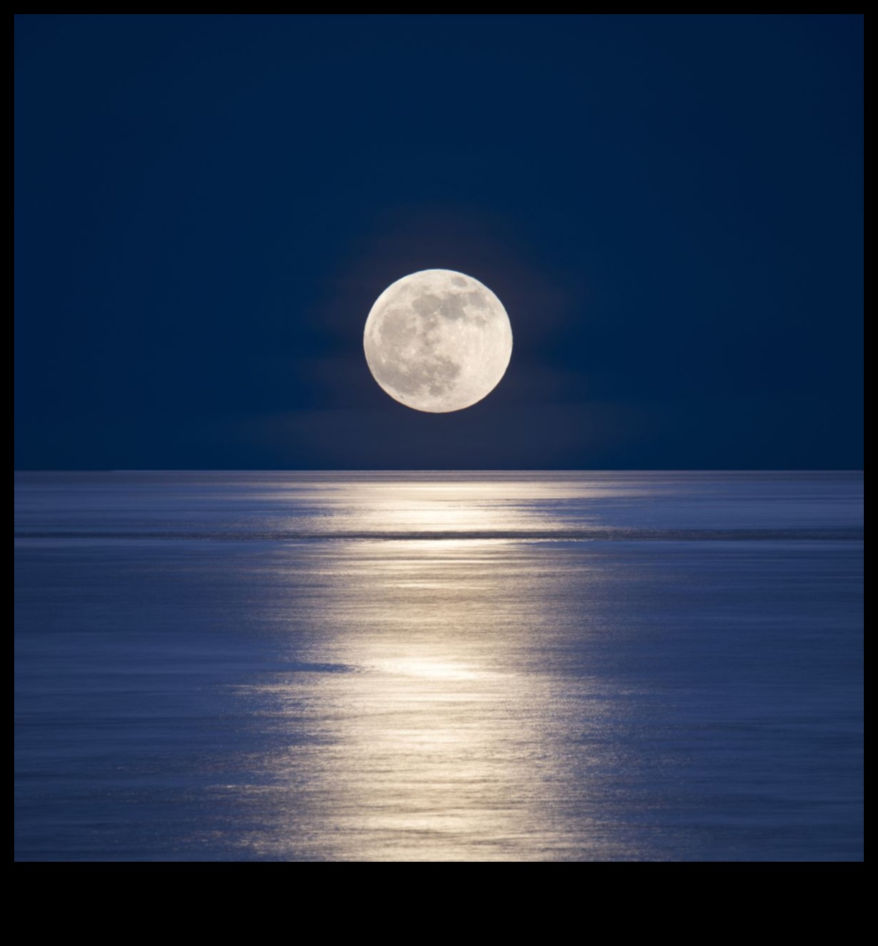 Mystical Moonlight: Mastering Techniques for Capturing the Moon in All Its Glory