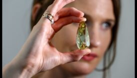 Flawless Beauty Diamonds that Define OpulenceΜια οπτική πανδαισία με τα πιο εκλεκτά διαμάντια σε αυτόν τον πλανήτη, μέσω κλασικές πασιέντζες μέχρι statement αντικείμενα. 3 Άψογη ομορφιά: Διαμάντια που ορίζουν την πολυτέλεια