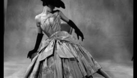 Romantic Rebellion Μια σχόλιο μόδας για τη σύγχρονη κυρία 2 Romantic Rebellion: Mixing Edge με Elegance