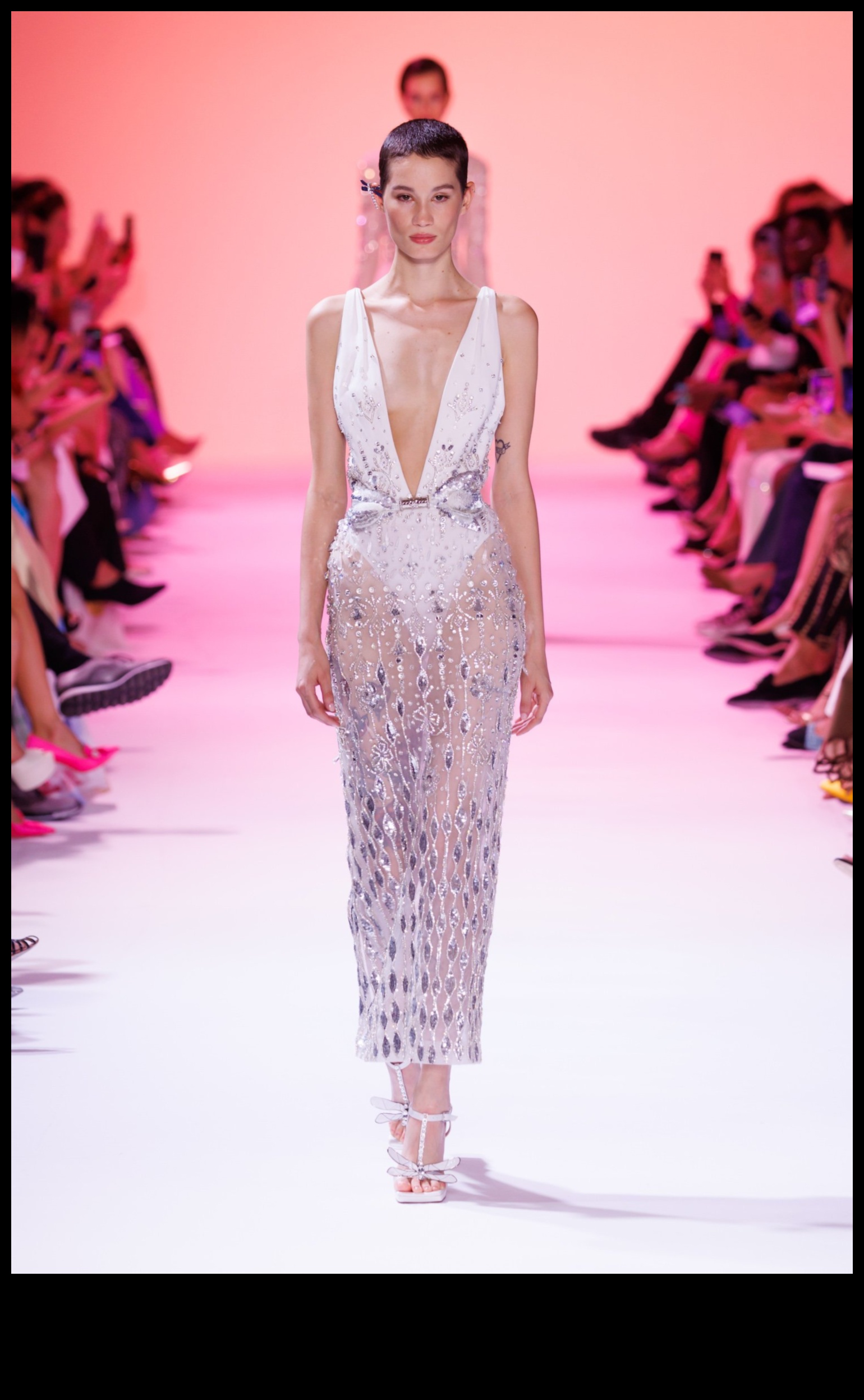 Runway Reverie Μια επίδειξη μόδας που σας ταξιδεύει σε ένα ονειρικό ταξίδι 1 Runway Reverie: Dreaming in the Language of Fashion