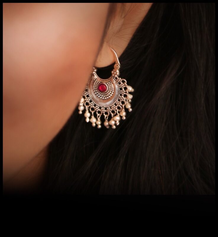 Antique Elegance Resurrected: Timeless Jewelry Charms