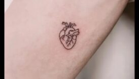 Tiny Tokens Ένας μινιμαλιστικός κινητήρια δύναμη τατουάζ για την αυτοέκφραση 6 Tiny Tokens: Εκφραστείτε με μινιμαλιστική κομψότητα τατουάζ