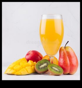 Tropical Elegance: Πίνοντας εκλεκτούς χυμούς φρέσκων φρούτων με στυλ